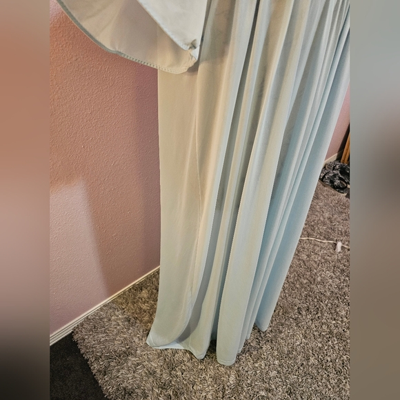 Beautiful Silky Smooth Vintage Nightgown - Picture 4 of 12